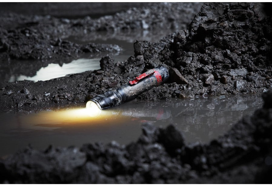 Milwaukee L4 MLED-201 Kompakte USB-Taschenlampe, wiederaufladbar, 4 V, 2,5 Ah, Li-Ion – 4933459444