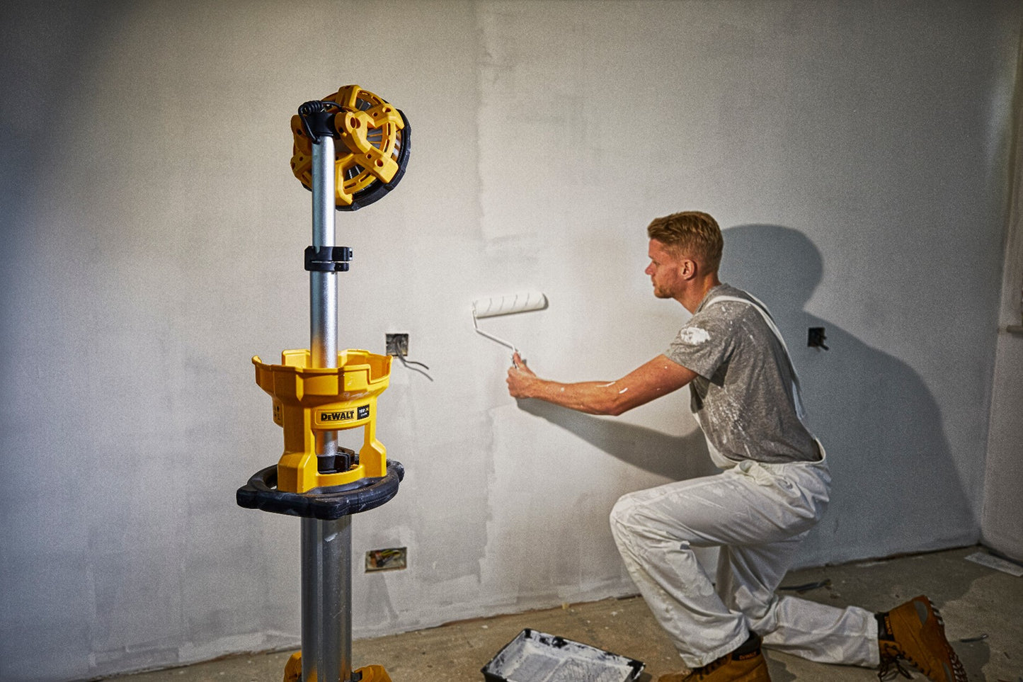 DCL079 LED Werklamp met Statief 18V Losse Body