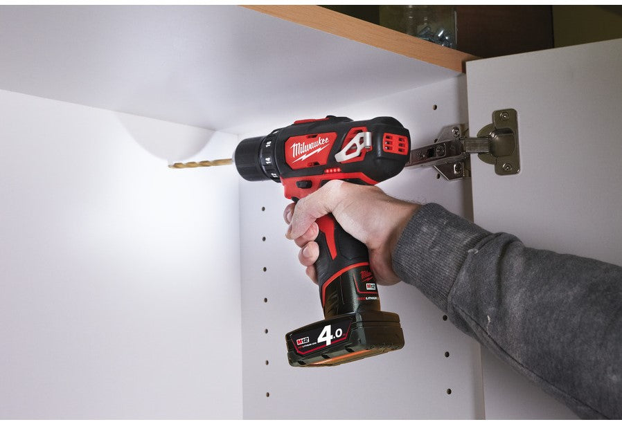 Milwaukee M12 BDD-402C Akku-Kleinbohrschrauber 12 V 4,0 Ah Li-Ion M12™ im Koffer – 4933441925