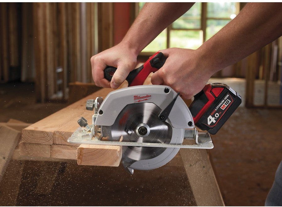 Milwaukee HD18 CS-402B Cordless Circular Saw Machine 18V 4.0Ah Li-Ion for Wood &amp; Plastic 165mm M18™ in Bag - 4933441400