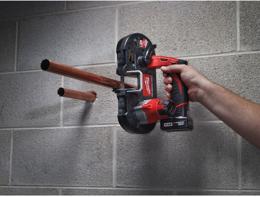 Milwaukee M12 BS-402C Akku-Kleinbandsäge 12 V 4,0 Ah Li-Ion M12™ im Koffer – 4933441805