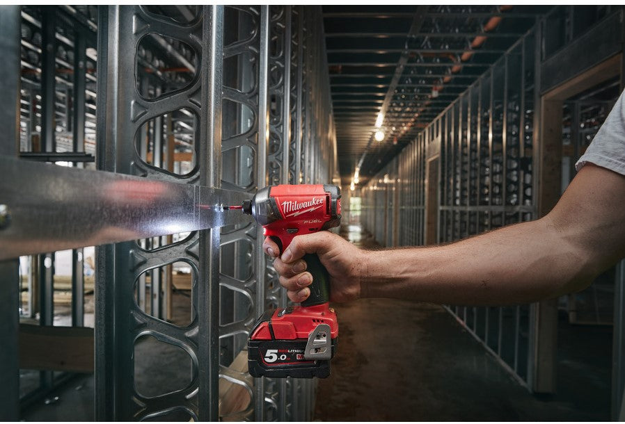 Milwaukee M18 FQID-502X Accu Hydraulische Slagschroevendraaier 1/4"" 18V 5.0Ah Li-Ion M18 FUEL™ SURGE™ in HD-Box - 493345179