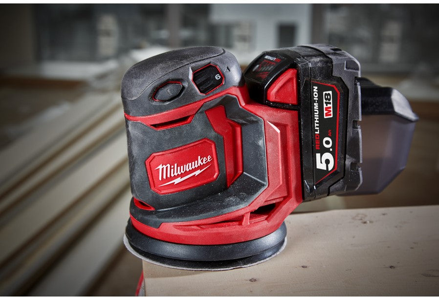 Milwaukee M18 BOS125-502B Cordless Orbital Sander 125mm 18V 5.0Ah Li-Ion M18™ in Bag - 4933464229