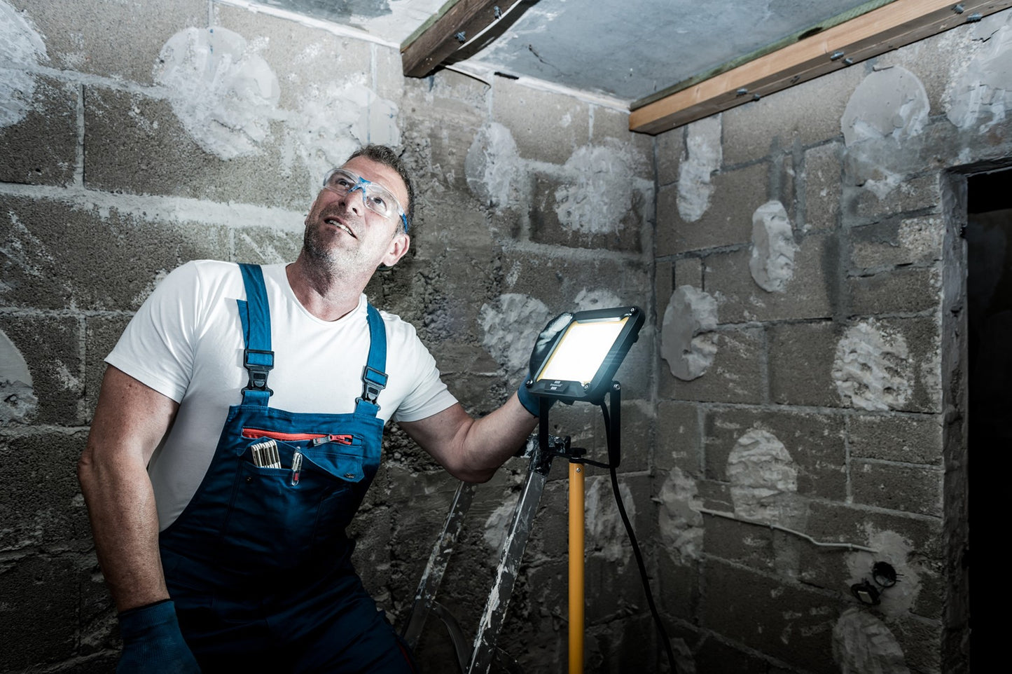 Brennenstuhl LED-bouwlamp met statief JARO 5000 T 4770lm, 50W, IP65