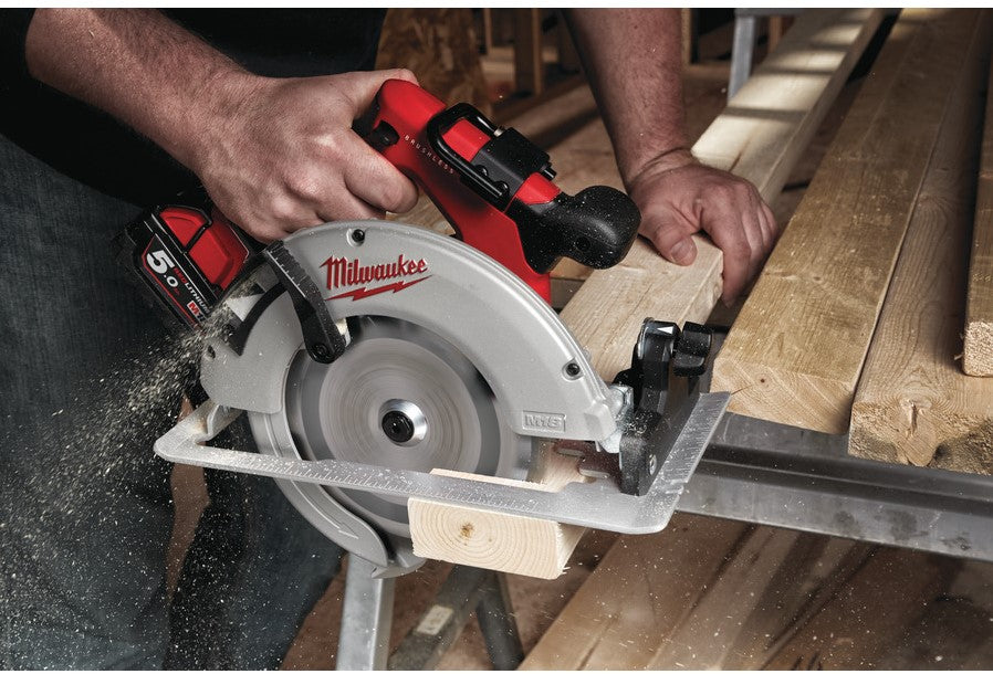 Milwaukee M18 BLCS66-502X Cordless Circular Saw 190mm for Wood &amp; Plastic 18V 5.0Ah Li-Ion M18™ in HD-Box- 4933464590