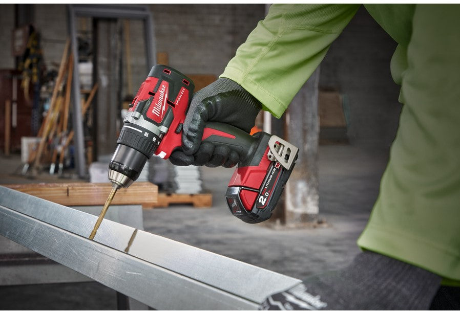 Milwaukee M18 CBLDD-202C Cordless Compact Drill 18V 2.0Ah Li-Ion M18™ in case - 4933464317