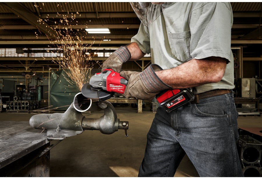 Milwaukee M18 FHSAG125XB-552X Accu Haakse Slijper 125mm met schuifschakelaar 18V 5.5Ah Li-Ion M18 FUEL™ in HD-Box - 4933471079