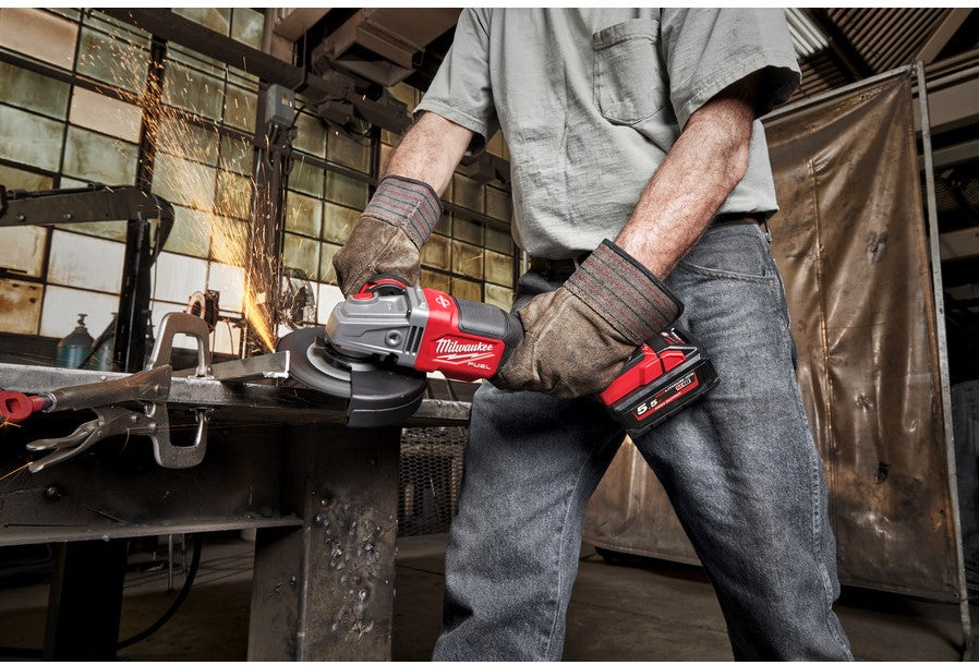 Milwaukee M18 FHSAG125XPDB-552X Accu Haakse Slijper 125mm met peddelschakelaar 18V 5.5Ah Li-Ion M18 FUEL™ in HD-Box - 4933471080