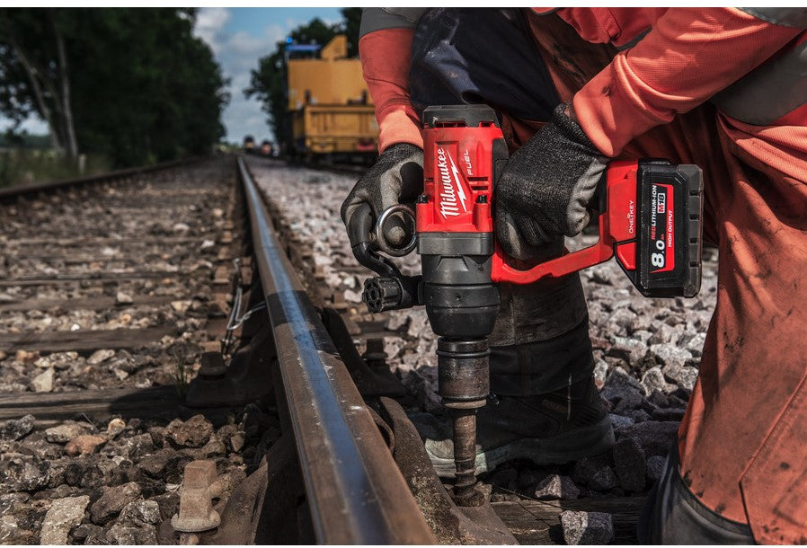 Milwaukee M18 ONEFHIWF1-802X Cordless Impact Wrench 1"" High Torque with Friction Ring 18V 8.0Ah Li-Ion M18 FUEL™ ONE-KEY™ in HD-Box - 4933459733