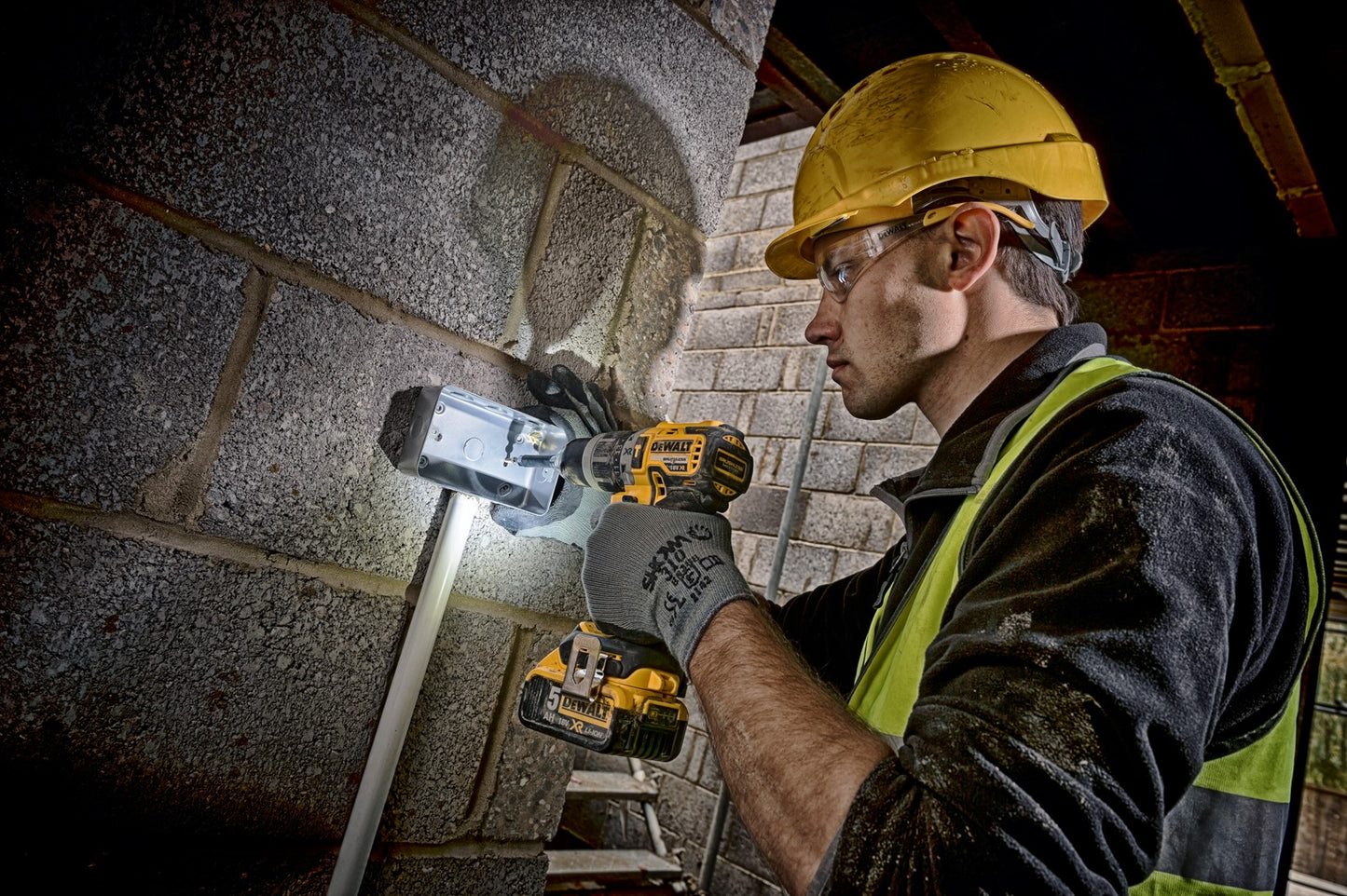 DCD796P2T Klop-/Schroefboormachine 18V 5,0Ah in Clear Lid TSTAK