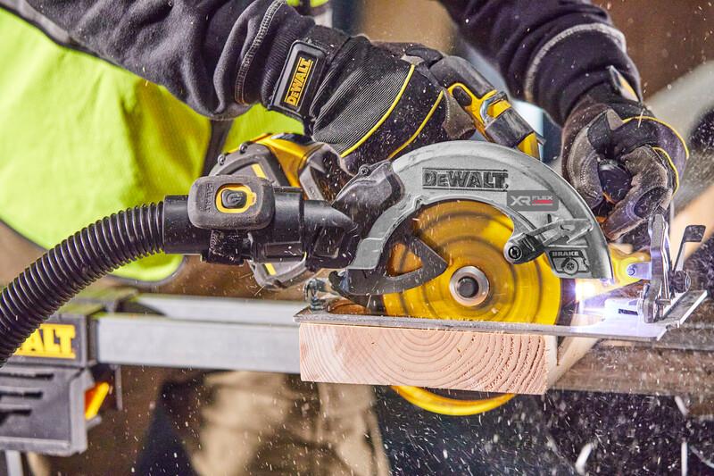 DCS573NT Cordless Circular Saw 18V Basic Body in TSTAK